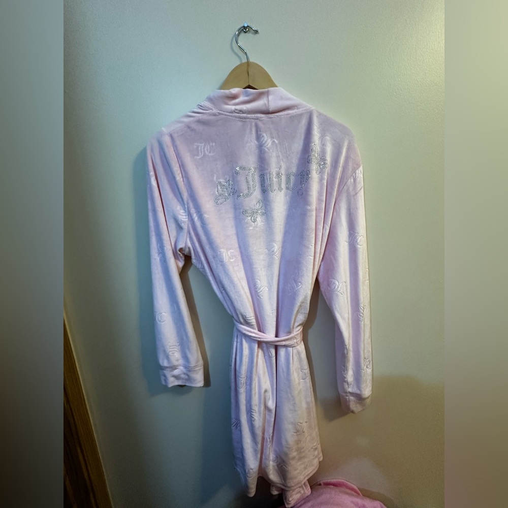 Juicy Couture Light Pink Velour Robe